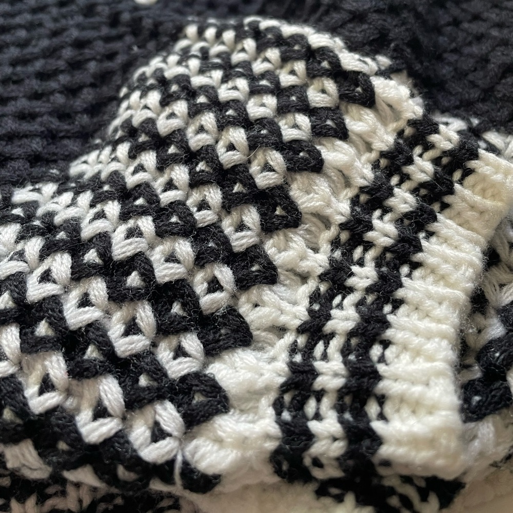 Long sleeve sweater, striped, cozy, knitted - Picture 2 of 3